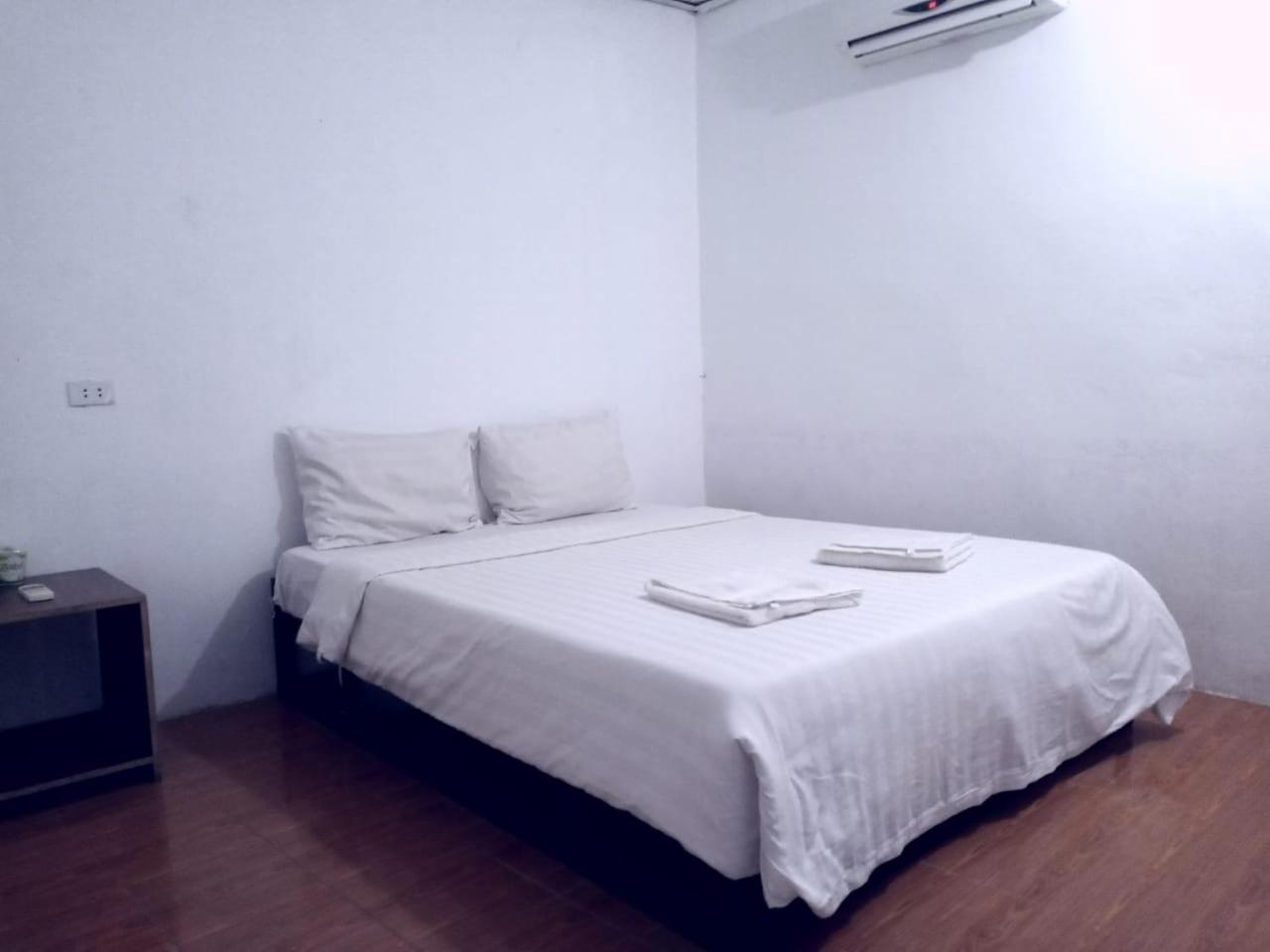 Vang Vieng Lily Backpackers Hostel Exterior foto